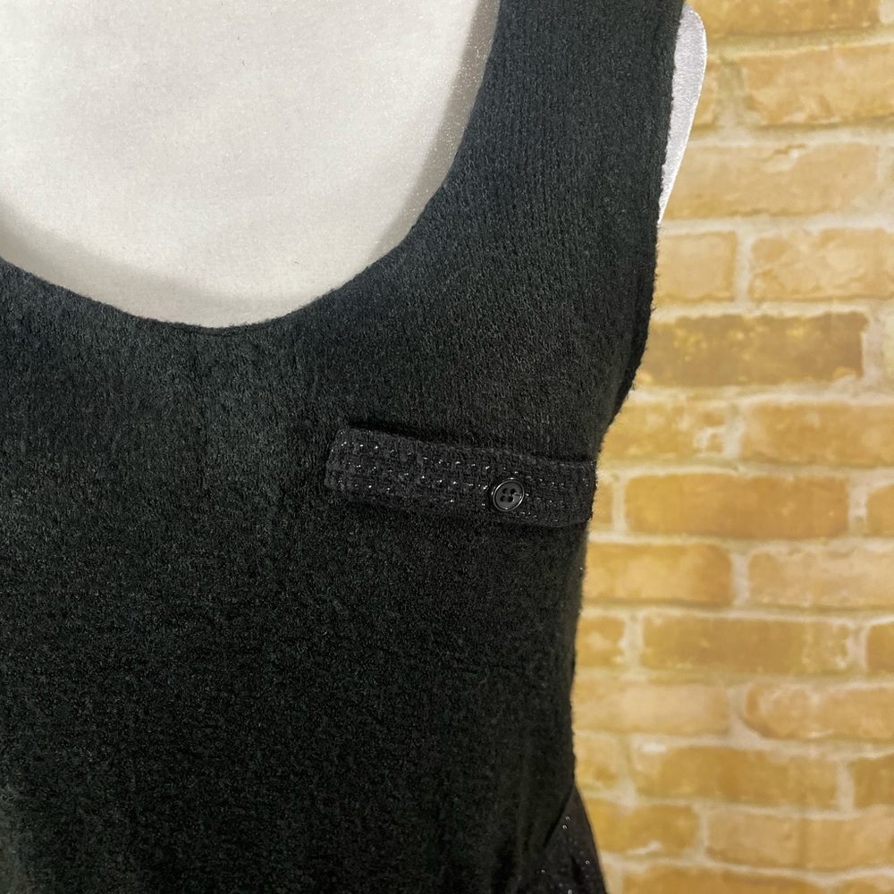 🆕Mine Black Sleeveless dress with Pockets. Gold highlights - Picture 3 of 5